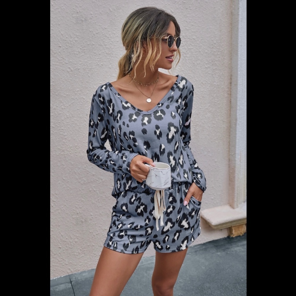 Comfy scoop neck top and shorts print lounge wear.